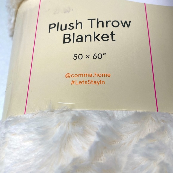 Comma Plush Throw Blanket - Picture 2 of 3